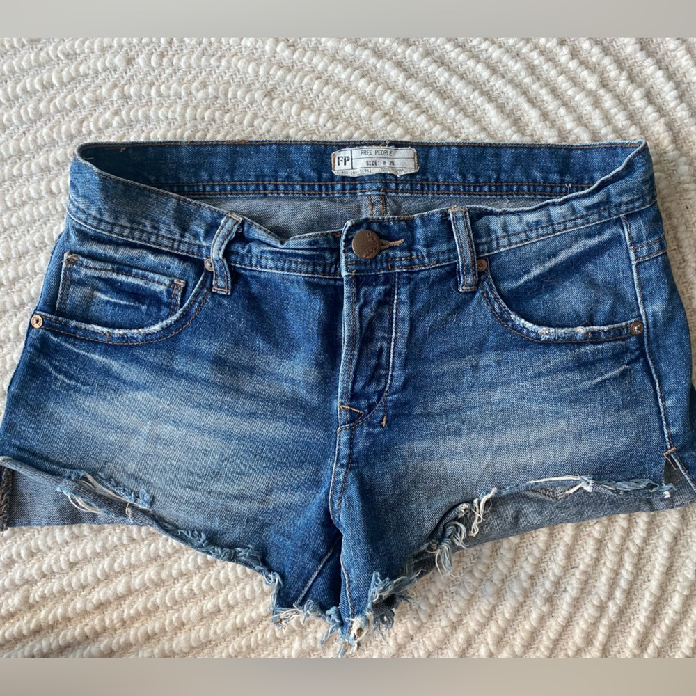 Free People distressed demin cut-off shorts, size 26